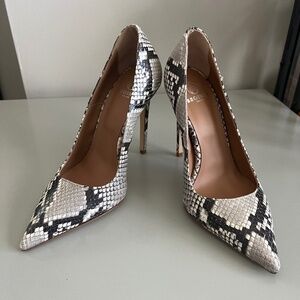 NIB Brother Vellies Snakeskin Pumps size 8 4.5" heel